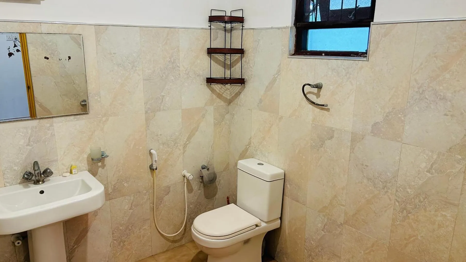 Tiny Apartments Negombo 0*,